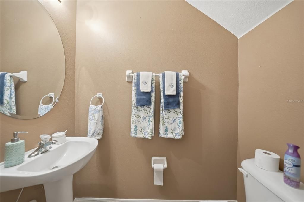 For Sale: $200,000 (2 beds, 2 baths, 1268 Square Feet)