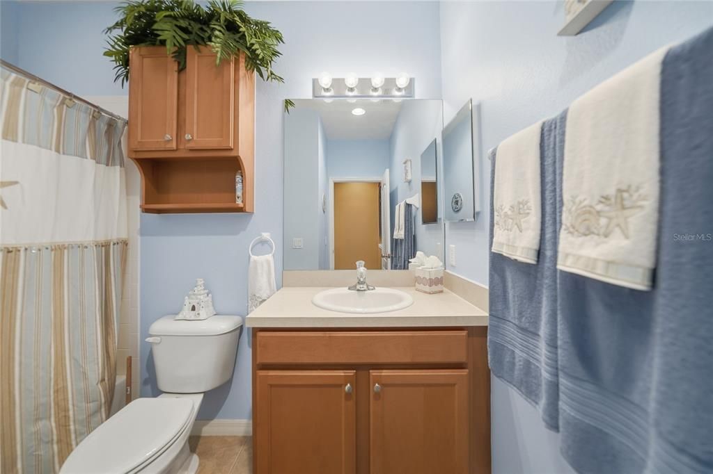 For Sale: $200,000 (2 beds, 2 baths, 1268 Square Feet)