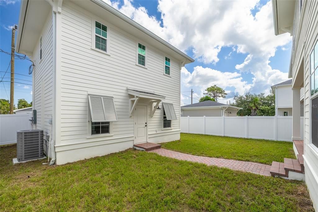 For Sale: $1,450,000 (5 beds, 4 baths, 3299 Square Feet)