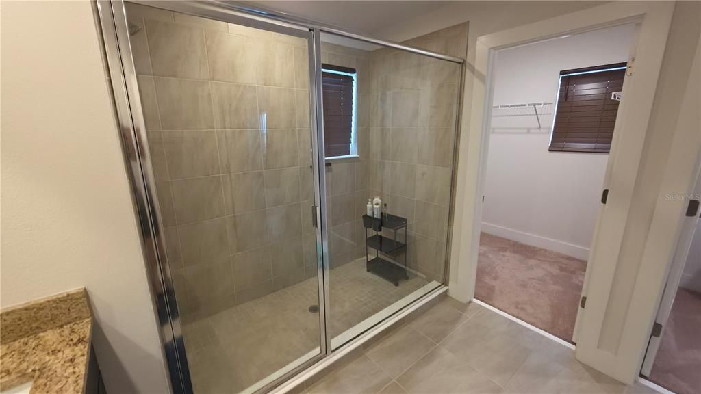 En Renta: $2,500 (4 camas, 3 baños, 2200 Pies cuadrados)
