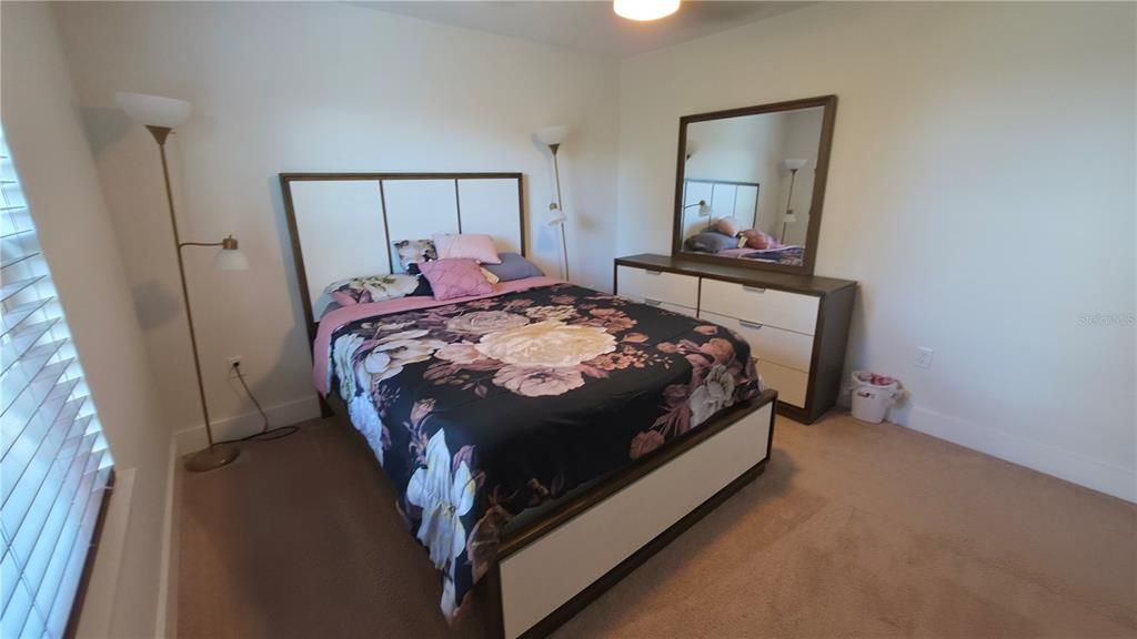 En Renta: $2,500 (4 camas, 3 baños, 2200 Pies cuadrados)