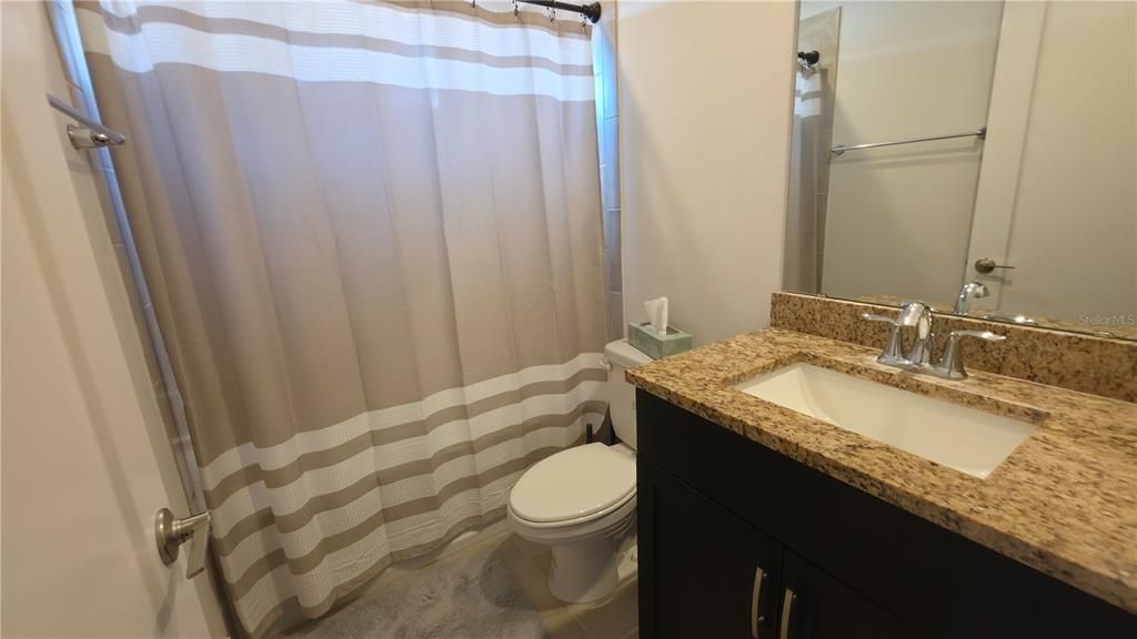 En Renta: $2,500 (4 camas, 3 baños, 2200 Pies cuadrados)