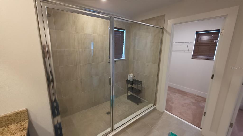 En Renta: $2,500 (4 camas, 3 baños, 2200 Pies cuadrados)