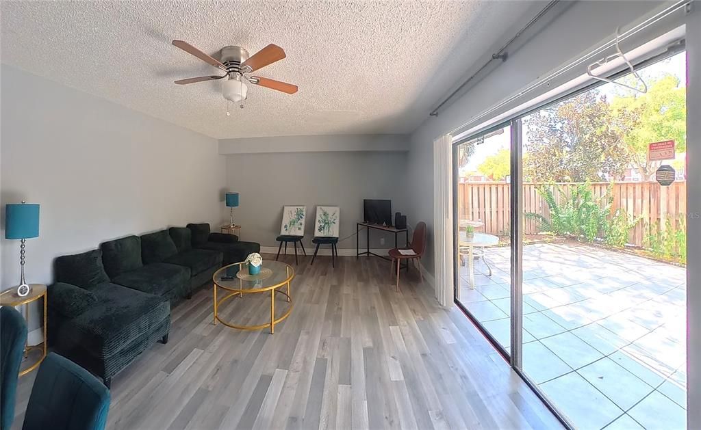 For Sale: $216,000 (2 beds, 2 baths, 1285 Square Feet)