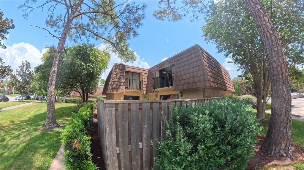 For Sale: $216,000 (2 beds, 2 baths, 1285 Square Feet)