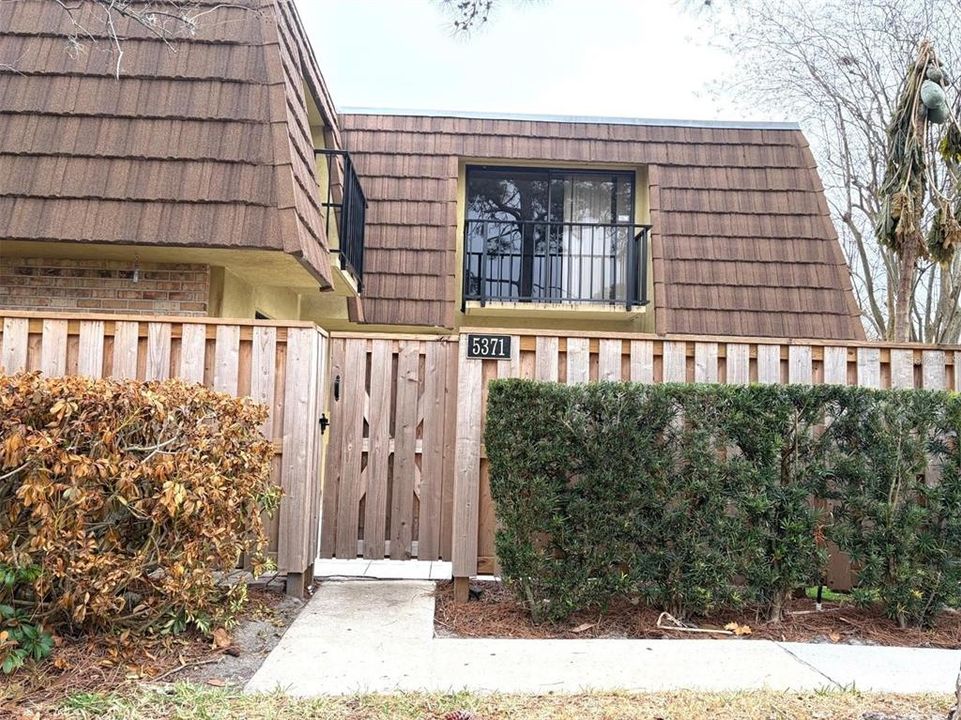 For Sale: $216,000 (2 beds, 2 baths, 1285 Square Feet)