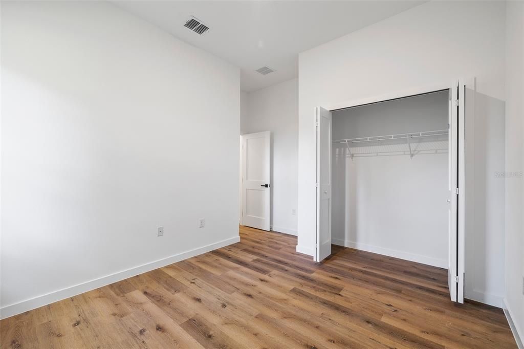 For Sale: $323,000 (4 beds, 3 baths, 1870 Square Feet)