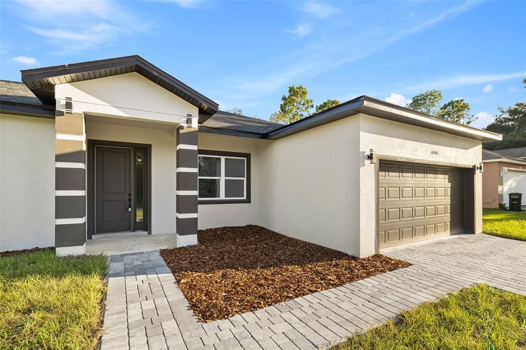 For Sale: $323,000 (4 beds, 3 baths, 1870 Square Feet)