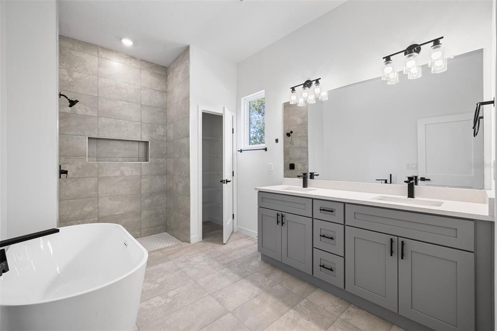 For Sale: $323,000 (4 beds, 3 baths, 1870 Square Feet)
