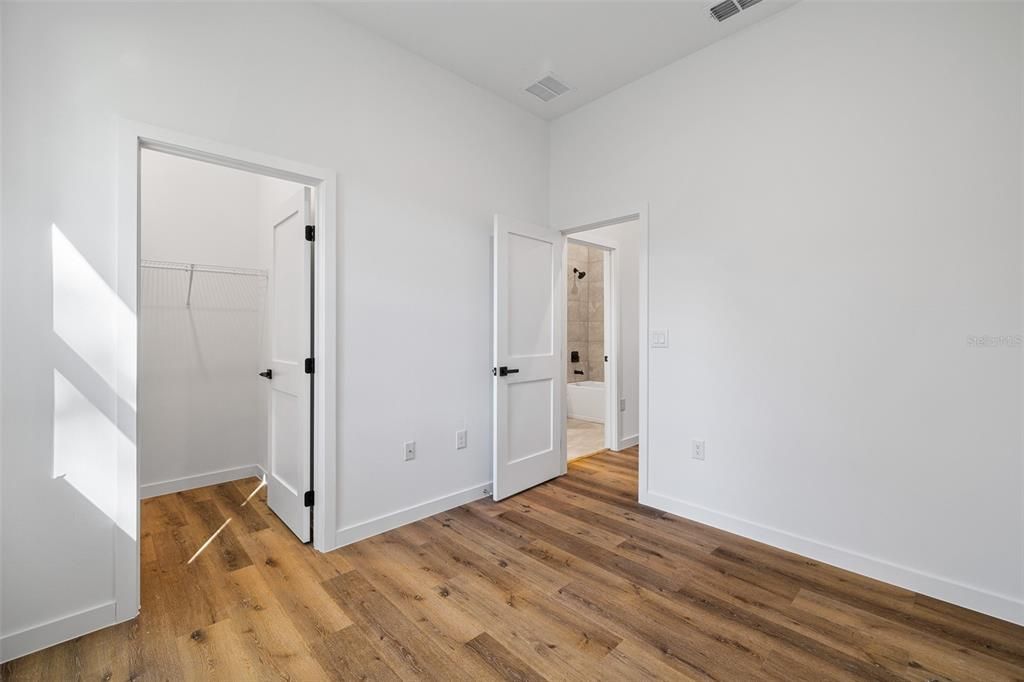 For Sale: $323,000 (4 beds, 3 baths, 1870 Square Feet)