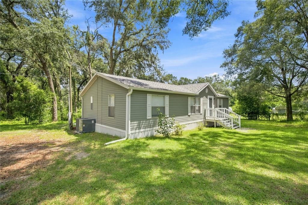 For Sale: $205,000 (3 beds, 2 baths, 1152 Square Feet)
