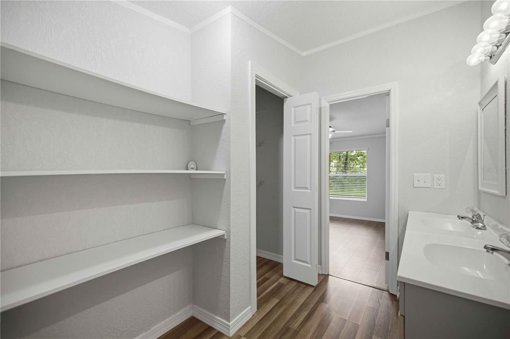 For Sale: $205,000 (3 beds, 2 baths, 1152 Square Feet)