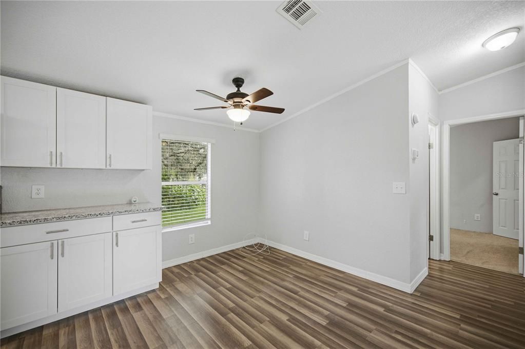 For Sale: $205,000 (3 beds, 2 baths, 1152 Square Feet)
