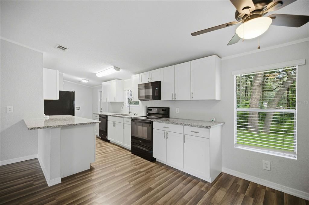 For Sale: $205,000 (3 beds, 2 baths, 1152 Square Feet)