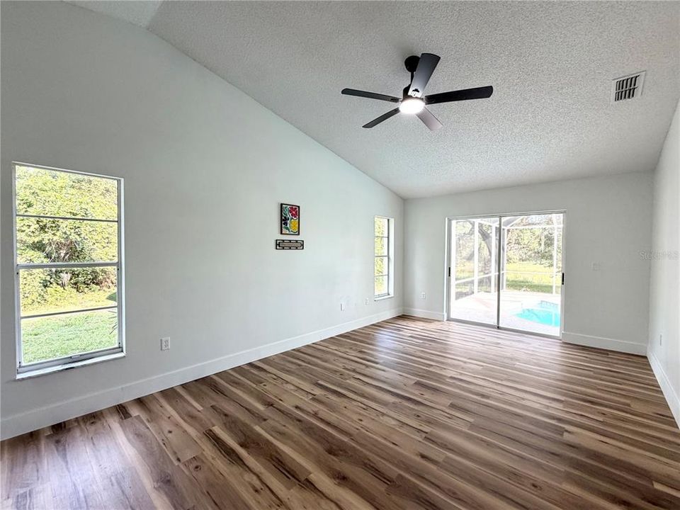For Sale: $339,000 (3 beds, 2 baths, 1892 Square Feet)