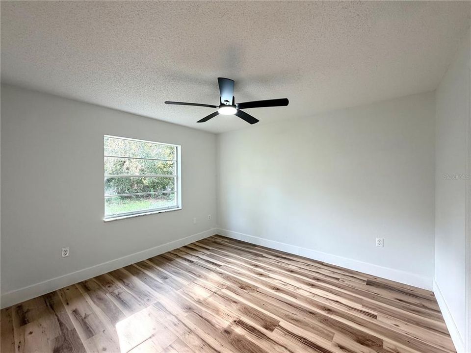For Sale: $339,000 (3 beds, 2 baths, 1892 Square Feet)