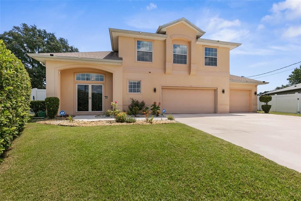 For Sale: $435,000 (3 beds, 2 baths, 2653 Square Feet)