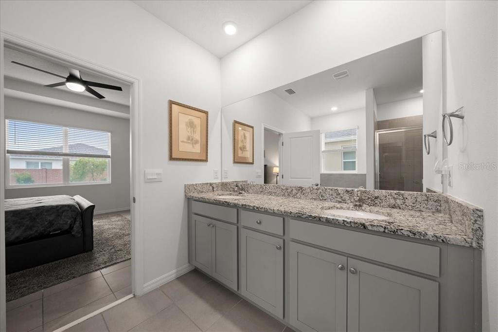 For Sale: $425,000 (2 beds, 2 baths, 1853 Square Feet)