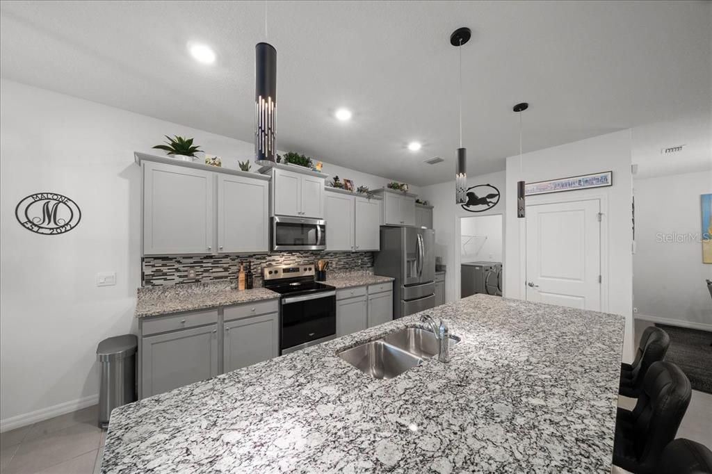 For Sale: $425,000 (2 beds, 2 baths, 1853 Square Feet)