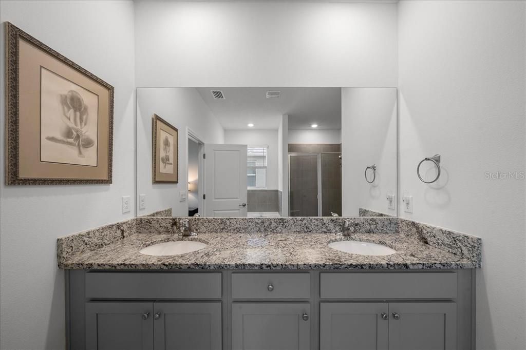 For Sale: $425,000 (2 beds, 2 baths, 1853 Square Feet)