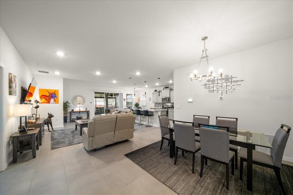For Sale: $425,000 (2 beds, 2 baths, 1853 Square Feet)