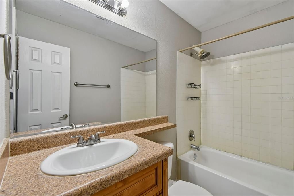 For Rent: $1,750 (3 beds, 2 baths, 1149 Square Feet)