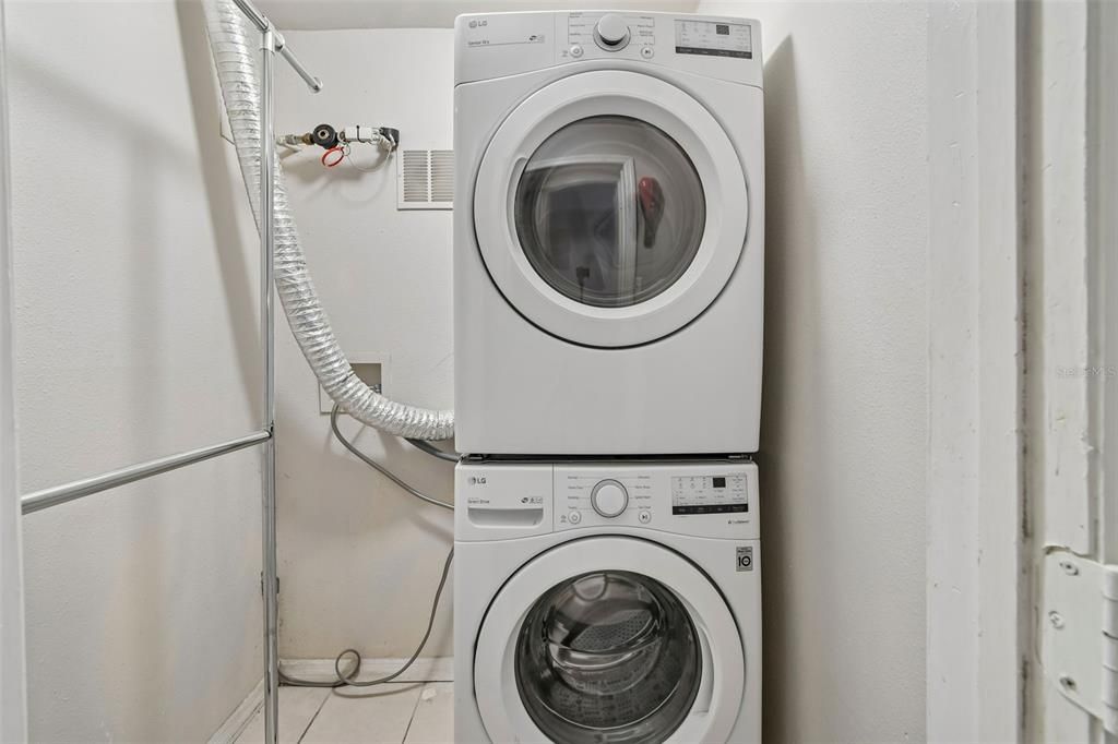 For Rent: $1,750 (3 beds, 2 baths, 1149 Square Feet)