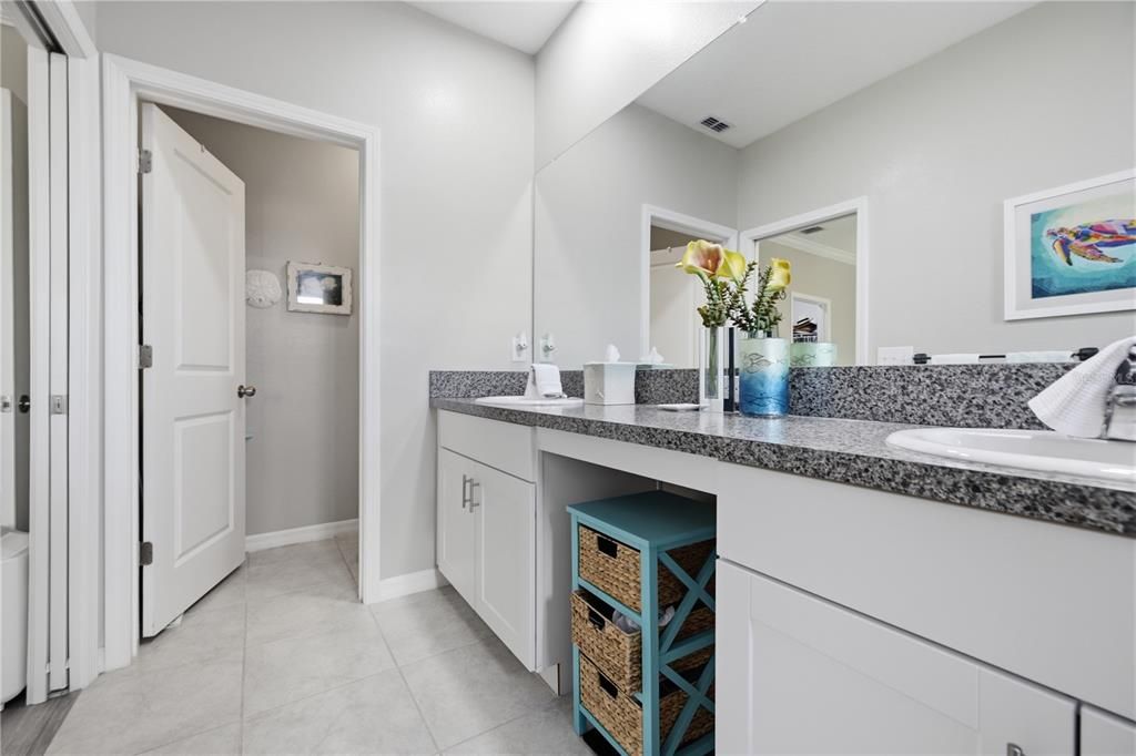 For Sale: $325,000 (3 beds, 2 baths, 1760 Square Feet)