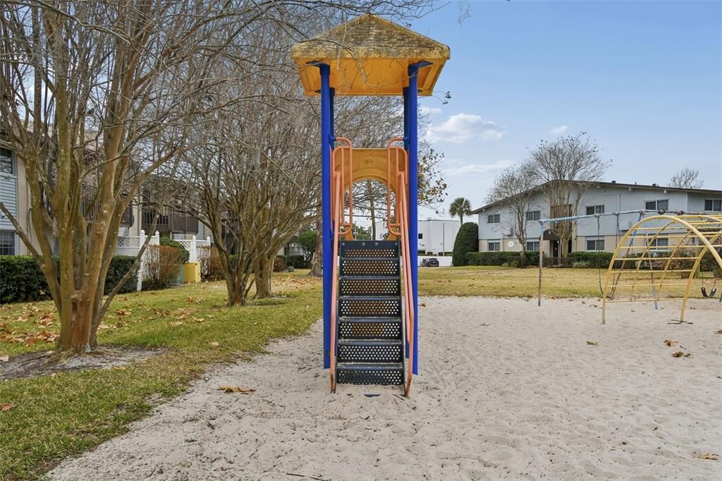For Rent: $1,750 (3 beds, 2 baths, 1149 Square Feet)