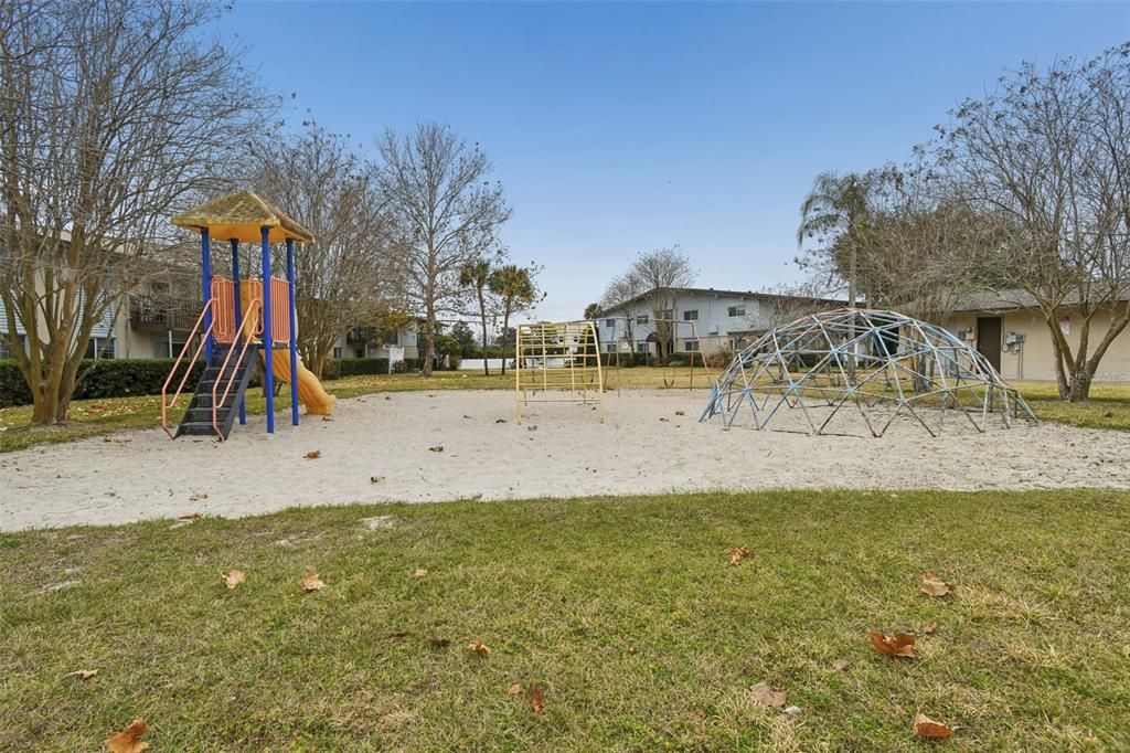For Rent: $1,750 (3 beds, 2 baths, 1149 Square Feet)