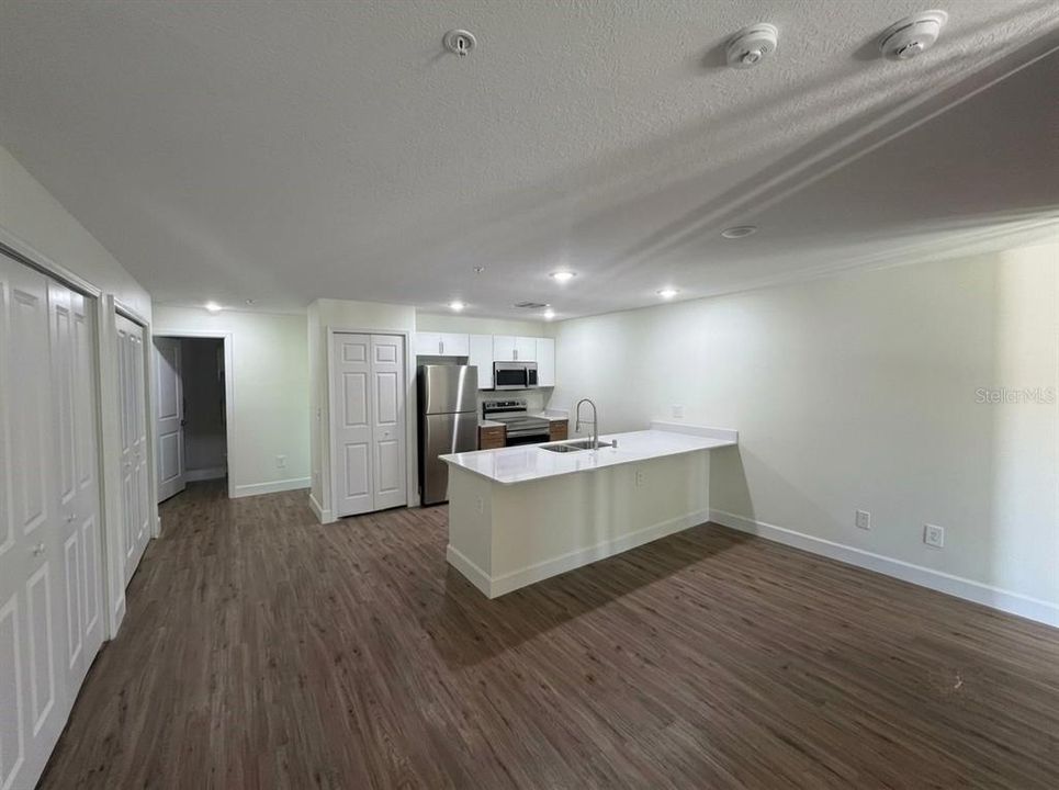 For Rent: $1,797 (3 beds, 2 baths, 1189 Square Feet)