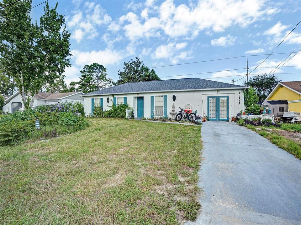 For Sale: $225,000 (2 beds, 2 baths, 1084 Square Feet)