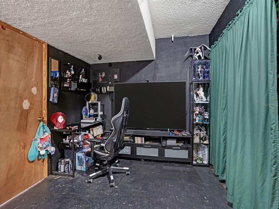 For Sale: $225,000 (2 beds, 2 baths, 1084 Square Feet)