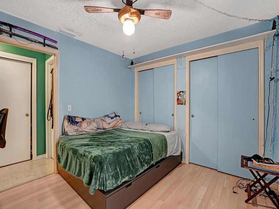 For Sale: $225,000 (2 beds, 2 baths, 1084 Square Feet)