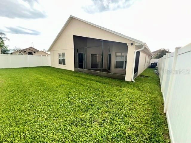 For Rent: $2,700 (3 beds, 2 baths, 1781 Square Feet)