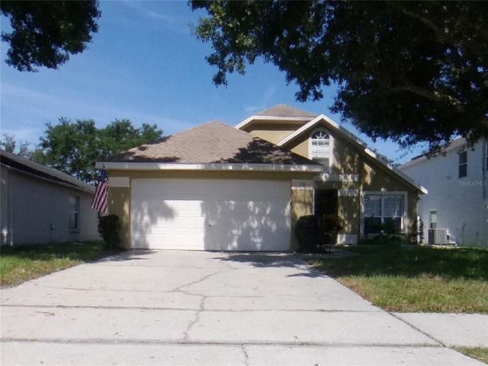 For Sale: $375,900 (5 beds, 3 baths, 2033 Square Feet)