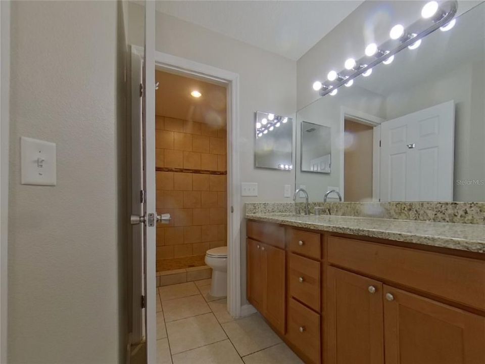 For Sale: $375,900 (5 beds, 3 baths, 2033 Square Feet)