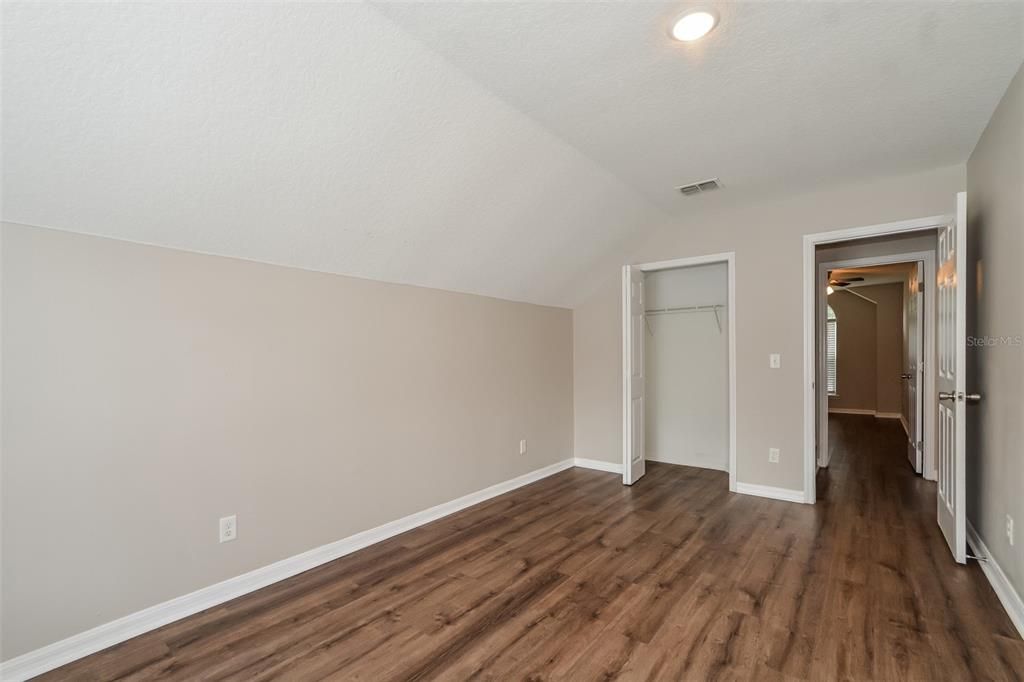 Active With Contract: $375,900 (5 beds, 3 baths, 2033 Square Feet)