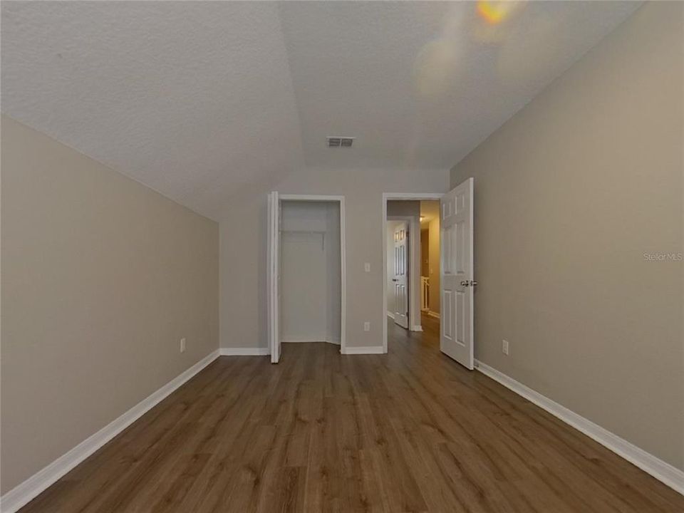 For Sale: $375,900 (5 beds, 3 baths, 2033 Square Feet)