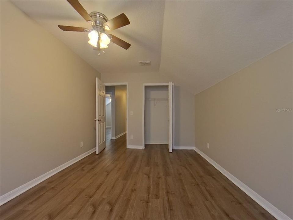 For Sale: $375,900 (5 beds, 3 baths, 2033 Square Feet)