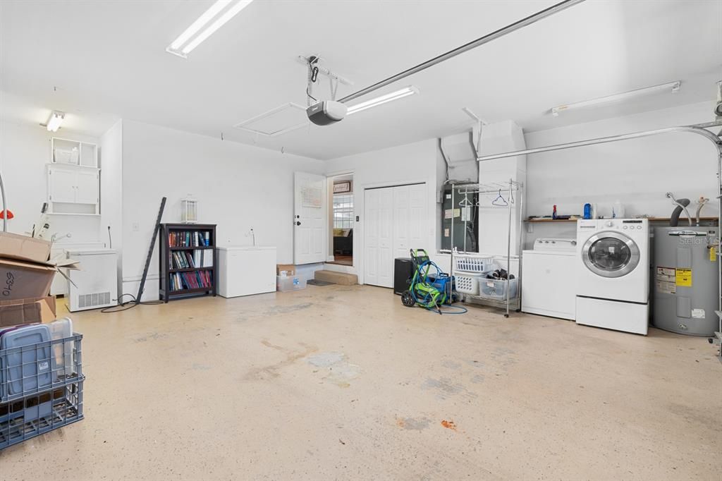 Active With Contract: $519,900 (3 beds, 2 baths, 1791 Square Feet)