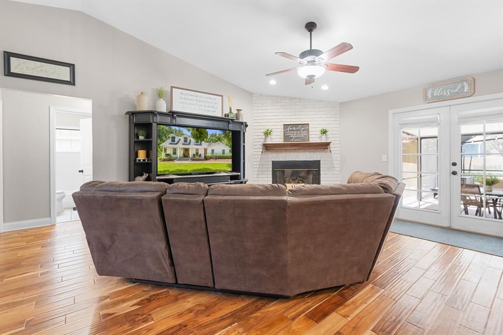 Active With Contract: $519,900 (3 beds, 2 baths, 1791 Square Feet)