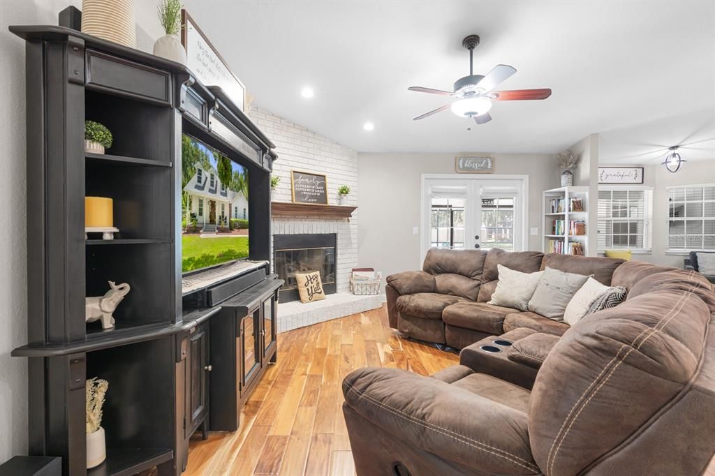 Active With Contract: $519,900 (3 beds, 2 baths, 1791 Square Feet)