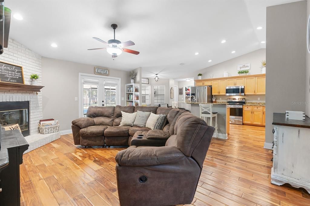 Active With Contract: $519,900 (3 beds, 2 baths, 1791 Square Feet)