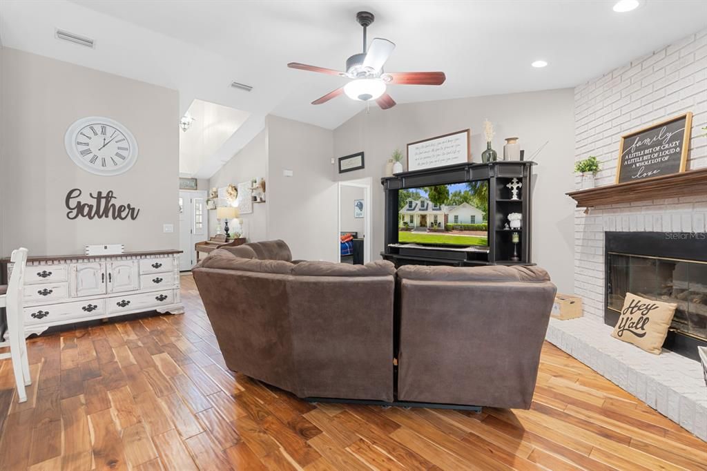Active With Contract: $519,900 (3 beds, 2 baths, 1791 Square Feet)
