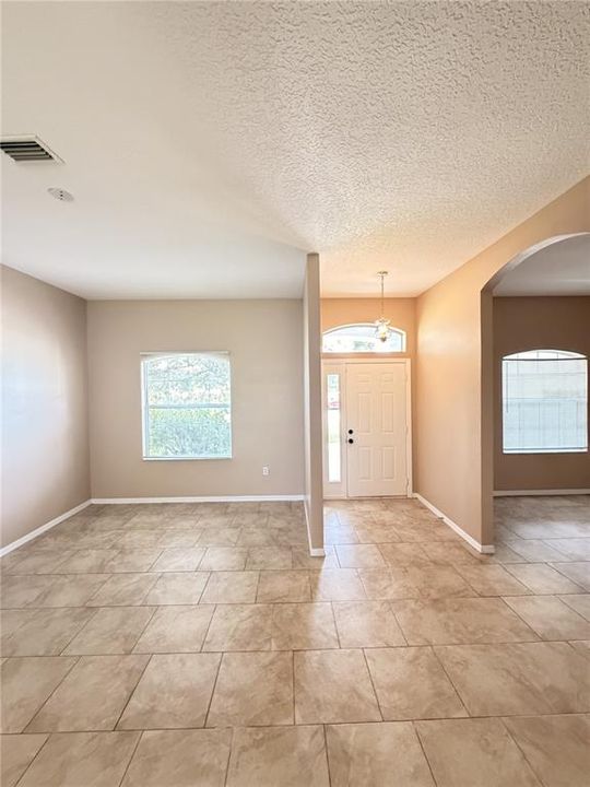 For Rent: $2,200 (3 beds, 2 baths, 2125 Square Feet)