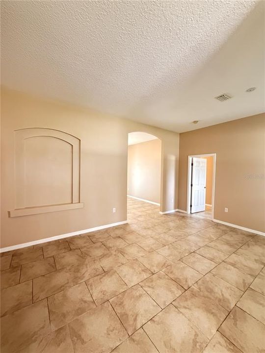 For Rent: $2,200 (3 beds, 2 baths, 2125 Square Feet)