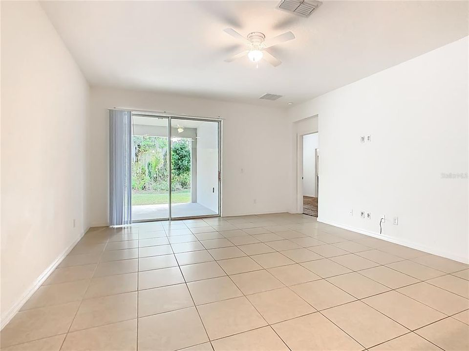 For Sale: $329,999 (3 beds, 2 baths, 1704 Square Feet)
