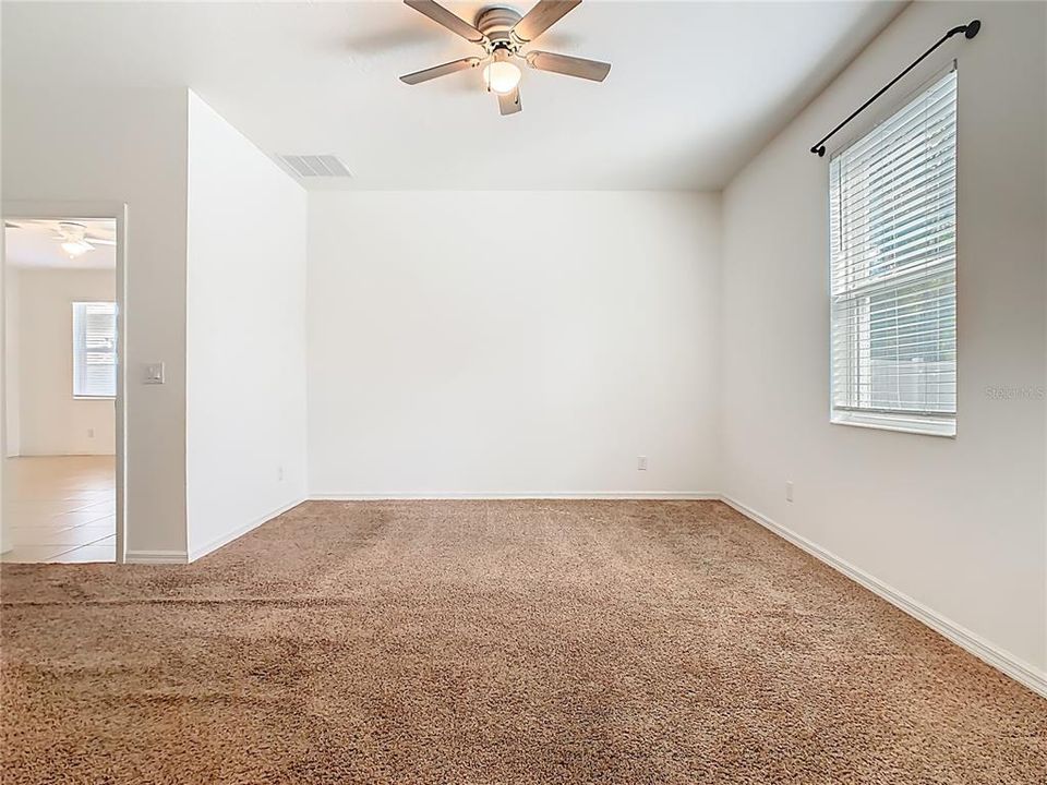 For Sale: $329,999 (3 beds, 2 baths, 1704 Square Feet)