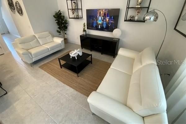 For Rent: $2,300 (3 beds, 2 baths, 1653 Square Feet)